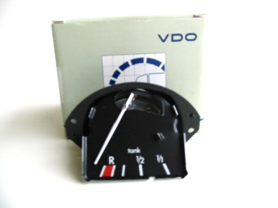 113 957 063 B - VW THING FUEL GAUGE
